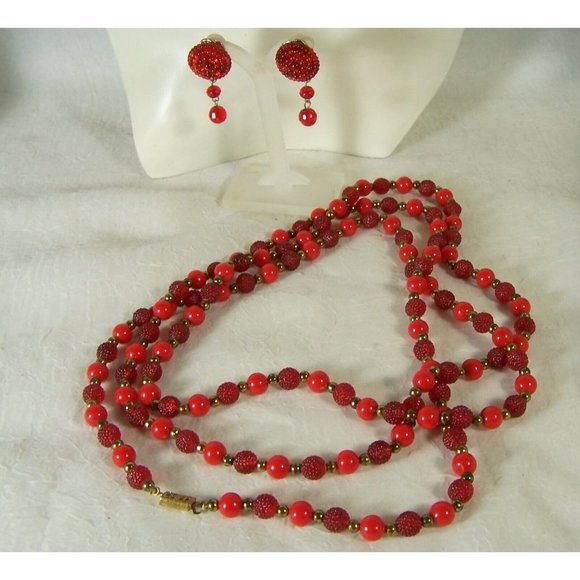 Vintage Jewelry Set Ruby Red Berry Necklace and Earrings - Picture 2 of 7